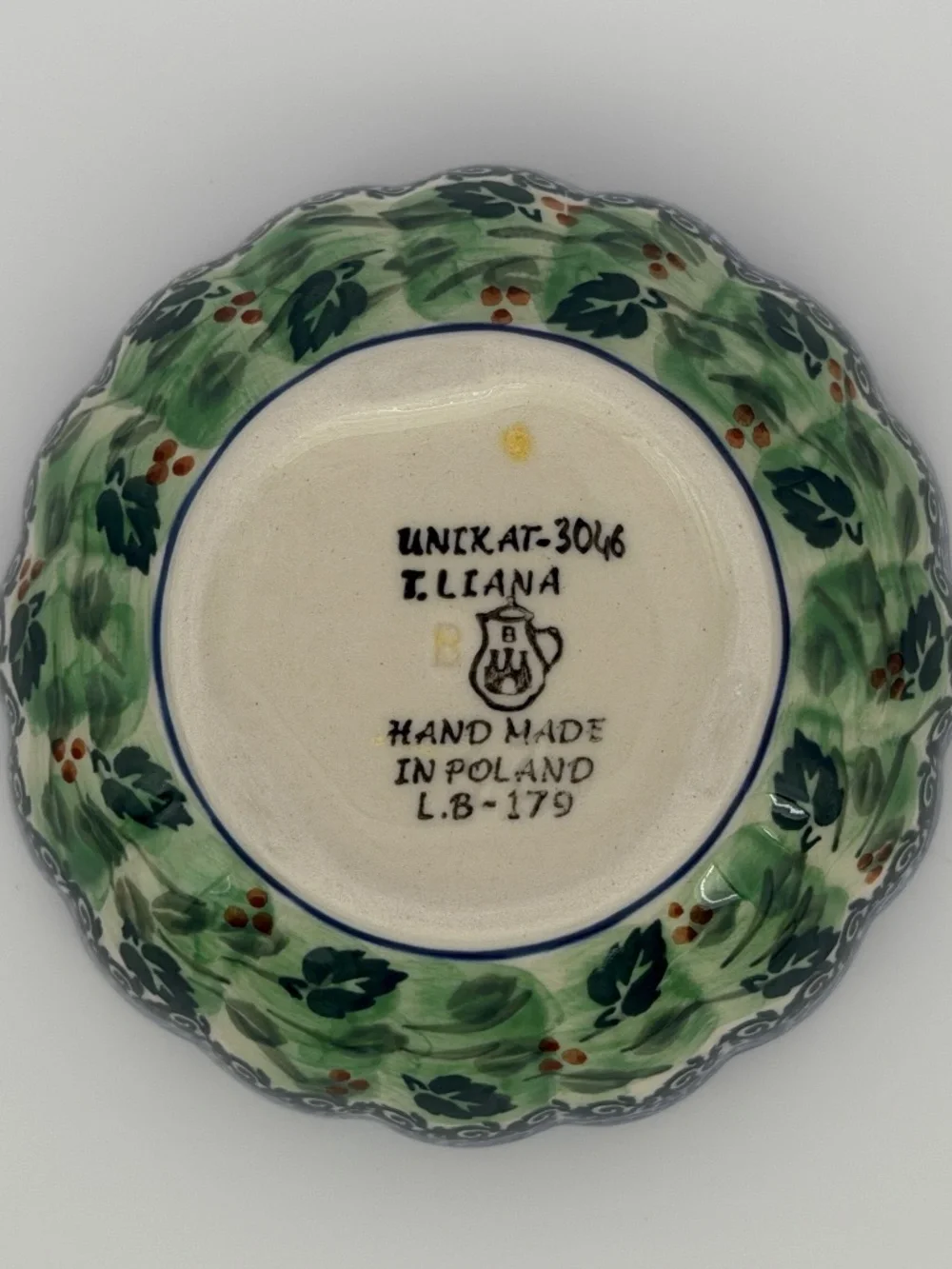 Polish Pottery Ceramika Artystyczna UNIKAT-3046 Small Scalloped Bowl w/Dragonfly